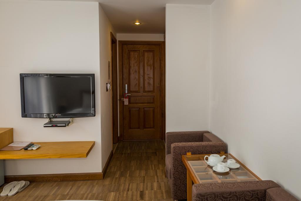 Crown Diamond Hotel - Phu My Hung District 7 Хошимин Экстерьер фото