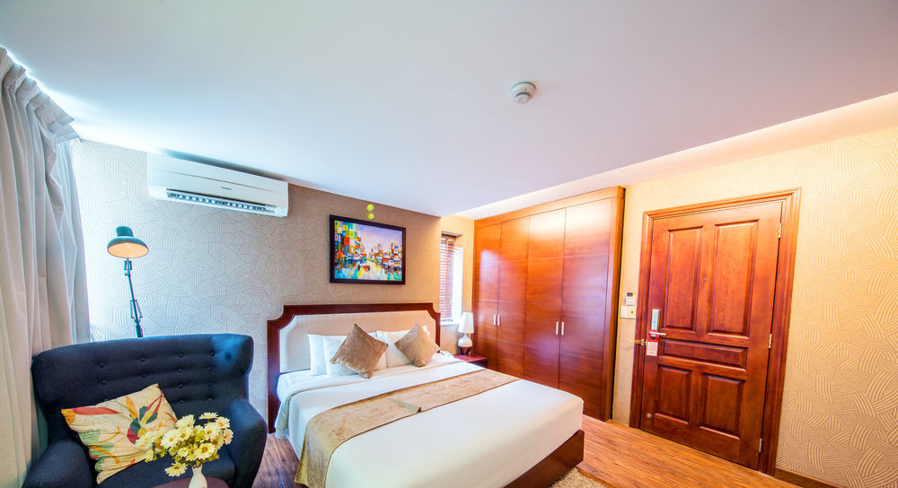 Crown Diamond Hotel - Phu My Hung District 7 Хошимин Экстерьер фото